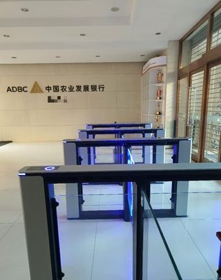 Qr Code Supported Swing Gate for 1400*120*1000mm Cabinet Size